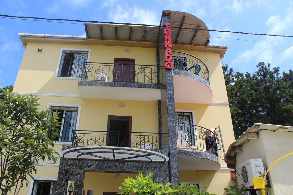 Tornado Hotel Ureki Extérieur photo